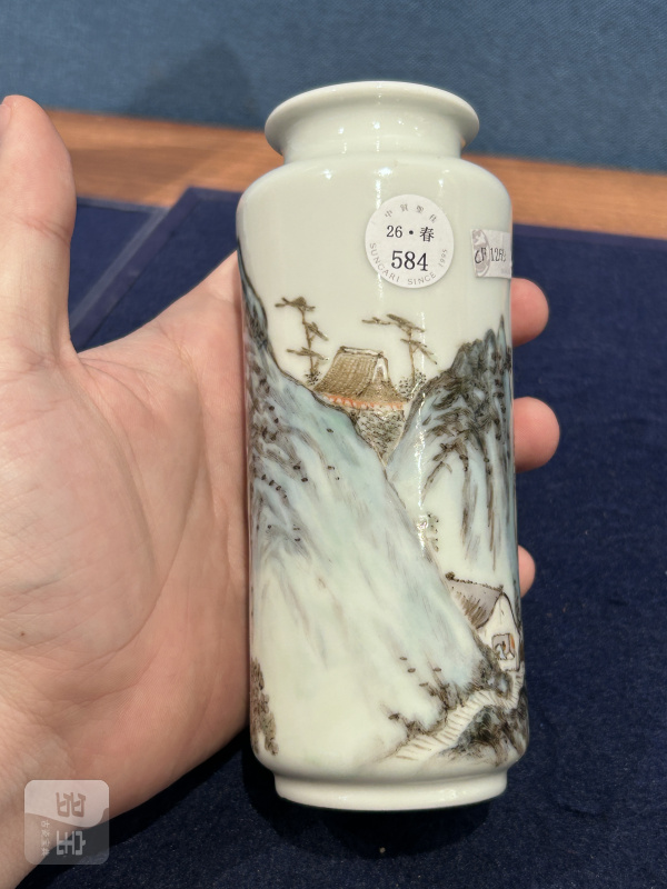 民国 邹岭粉彩泉响落空山图瓶 - 图4